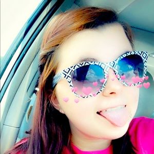 Meet your Posher, Tori